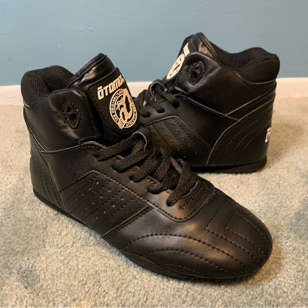 Otomix M104 Classic Body Building Weight Lift MMA Shoe Black Leather M7/ W8.5